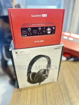Focusrite Scarlett 2i2 Akg Professional Recording Bundle