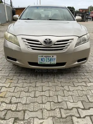 Toyota Camry LE 4dr Sedan (2.4L 4cyl 5A) 2008 Gold