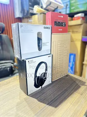 Focusrite Scarlett 2i2, Akg P120, Akg SMK-25 Midi Bundle