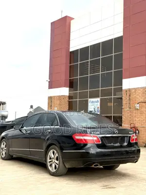 Mercedes-Benz E350 Base 4Matic Sedan AWD (3.5L 6cyl 7A) 2011 Black