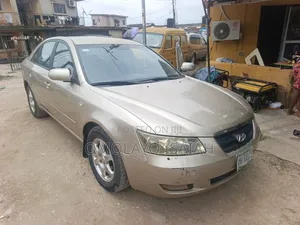 Hyundai Sonata 2.4 Automatic 2008 Gold