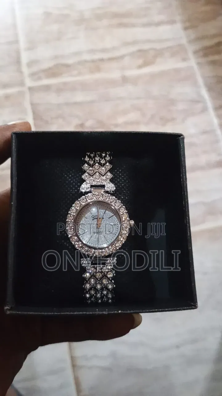 Female Chain Wristwatch