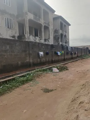 3bdrm Block of Flats in Funmilayo Jetta, Alimosho for sale