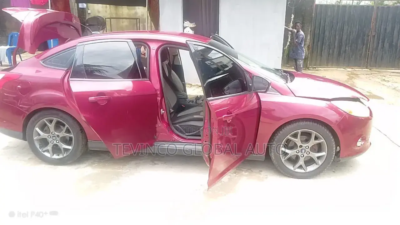 Ford Focus 2015 Red
