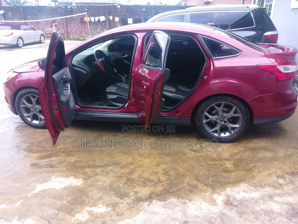 Ford Focus 2015 Red