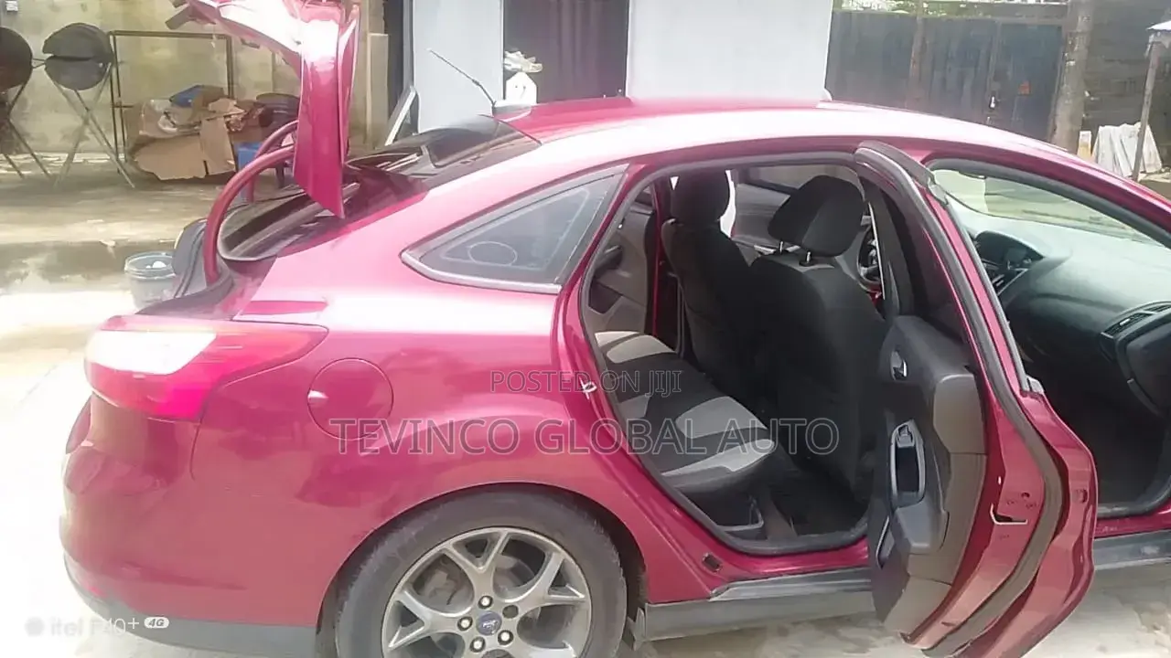 Ford Focus 2015 Red