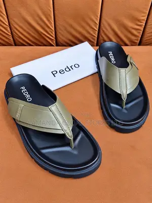 Pedro Leather Thong Sandals in Olive Green