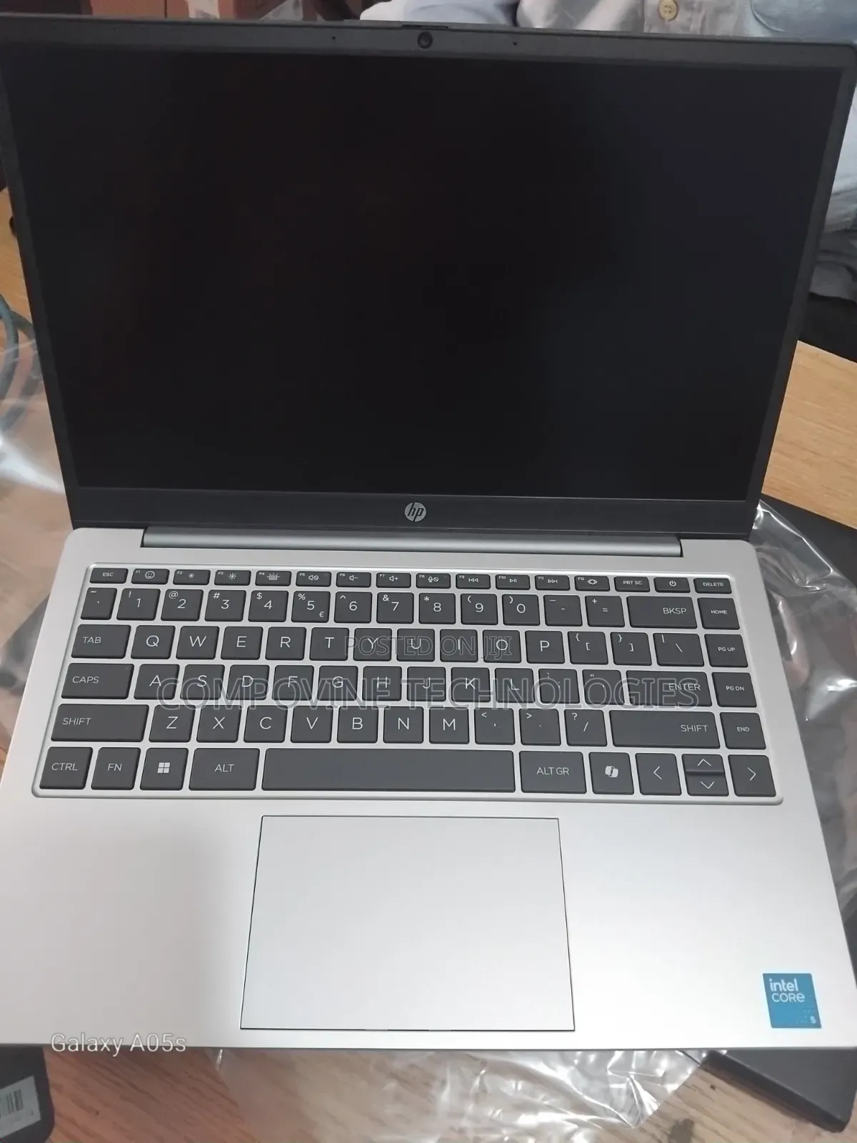 New Laptop HP 240 8GB Intel Core 5 SSD 512GB