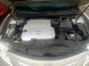 Toyota Camry XLE V6 4dr Sedan (3.5L 6cyl 6AM) 2008 Gold