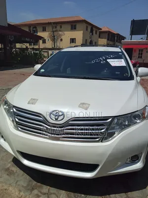 Toyota Venza LE 2010 White