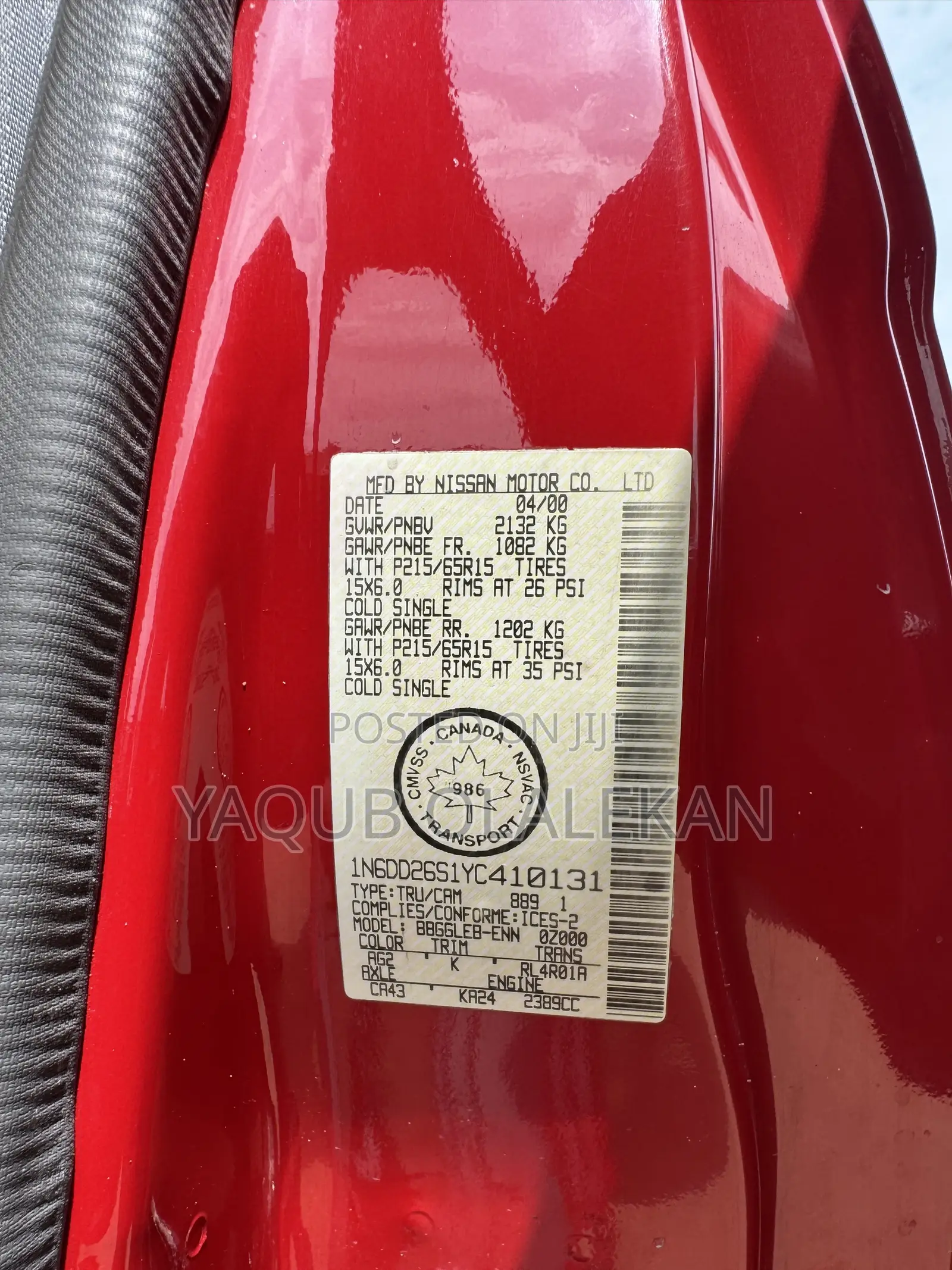 Nissan Frontier 2000 Red