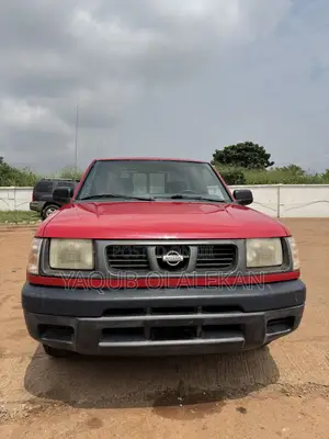 Nissan Frontier 2000 Red