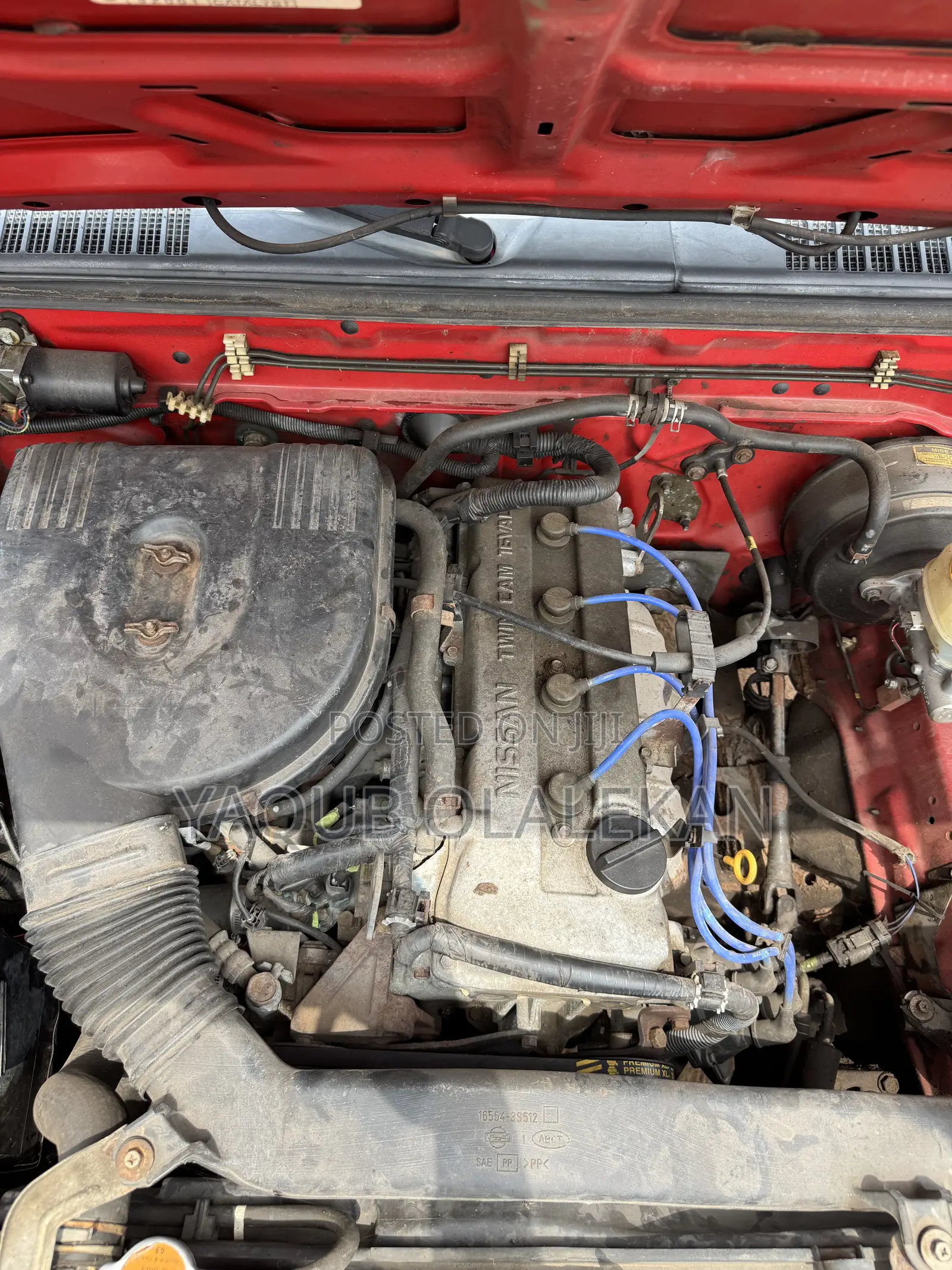 Nissan Frontier 2000 Red