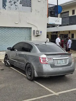 Nissan Sentra 2010 Silver