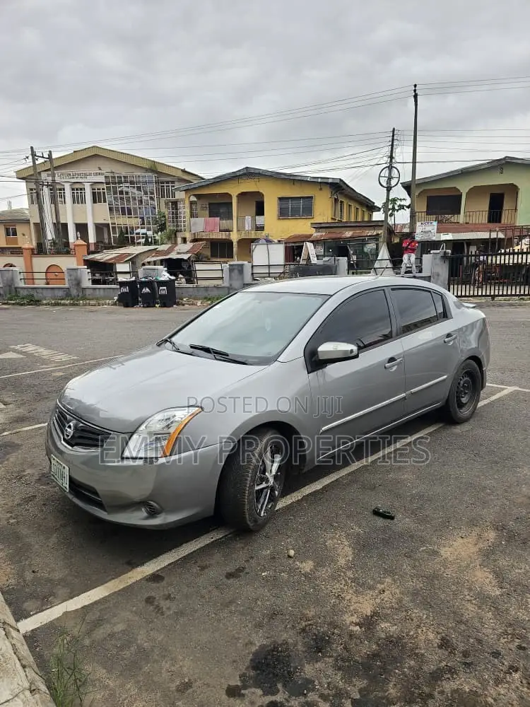 Nissan Sentra 2010 Silver
