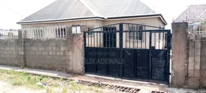 3bdrm Bungalow in ., Karu-Nasarawa for rent