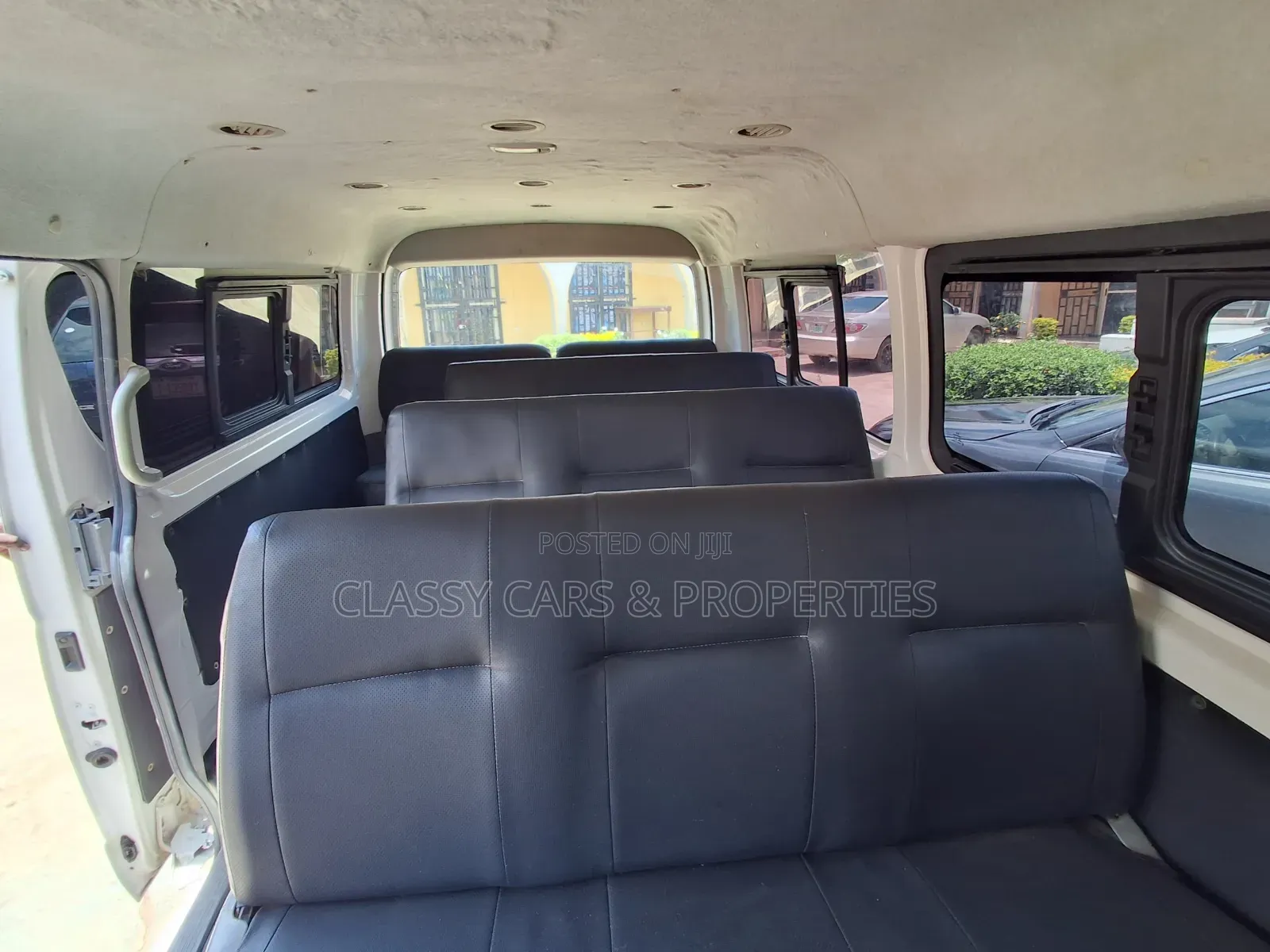 Toyota HiAce 2016 White