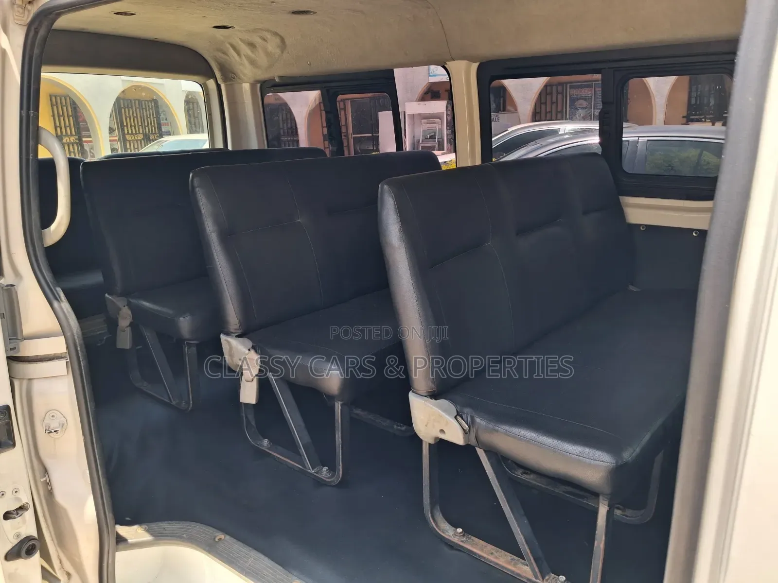 Toyota HiAce 2016 White