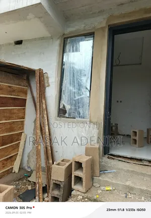Frameless Widow