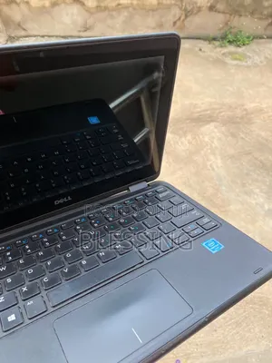 Laptop Dell Latitude 3189 6GB Intel Core Ultra 7 SSD 128GB