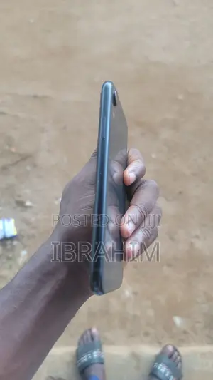 Apple iPhone XR 64 GB Gray