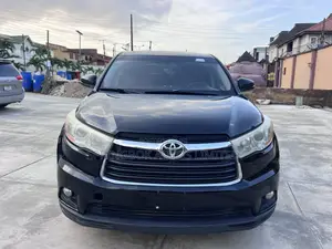 Toyota Highlander XLE 4dr SUV (3.5L 6cyl 6A) 2014 Black