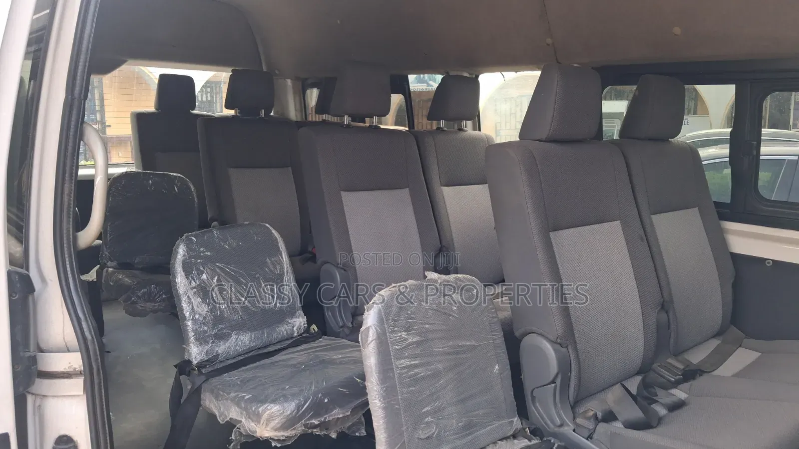 Toyota HiAce 2017 White