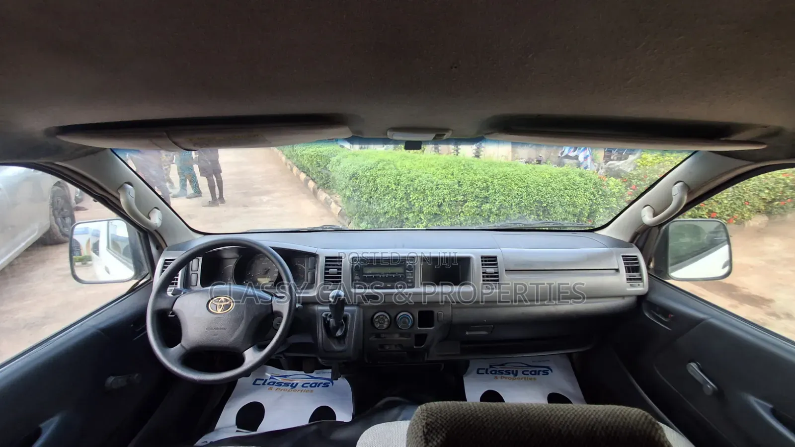 Toyota HiAce 2017 White