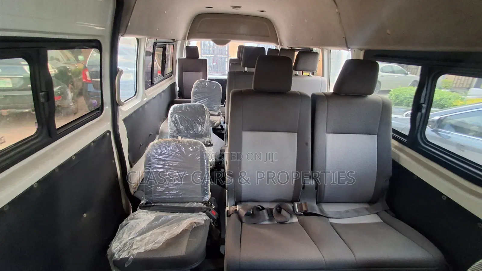 Toyota HiAce 2017 White