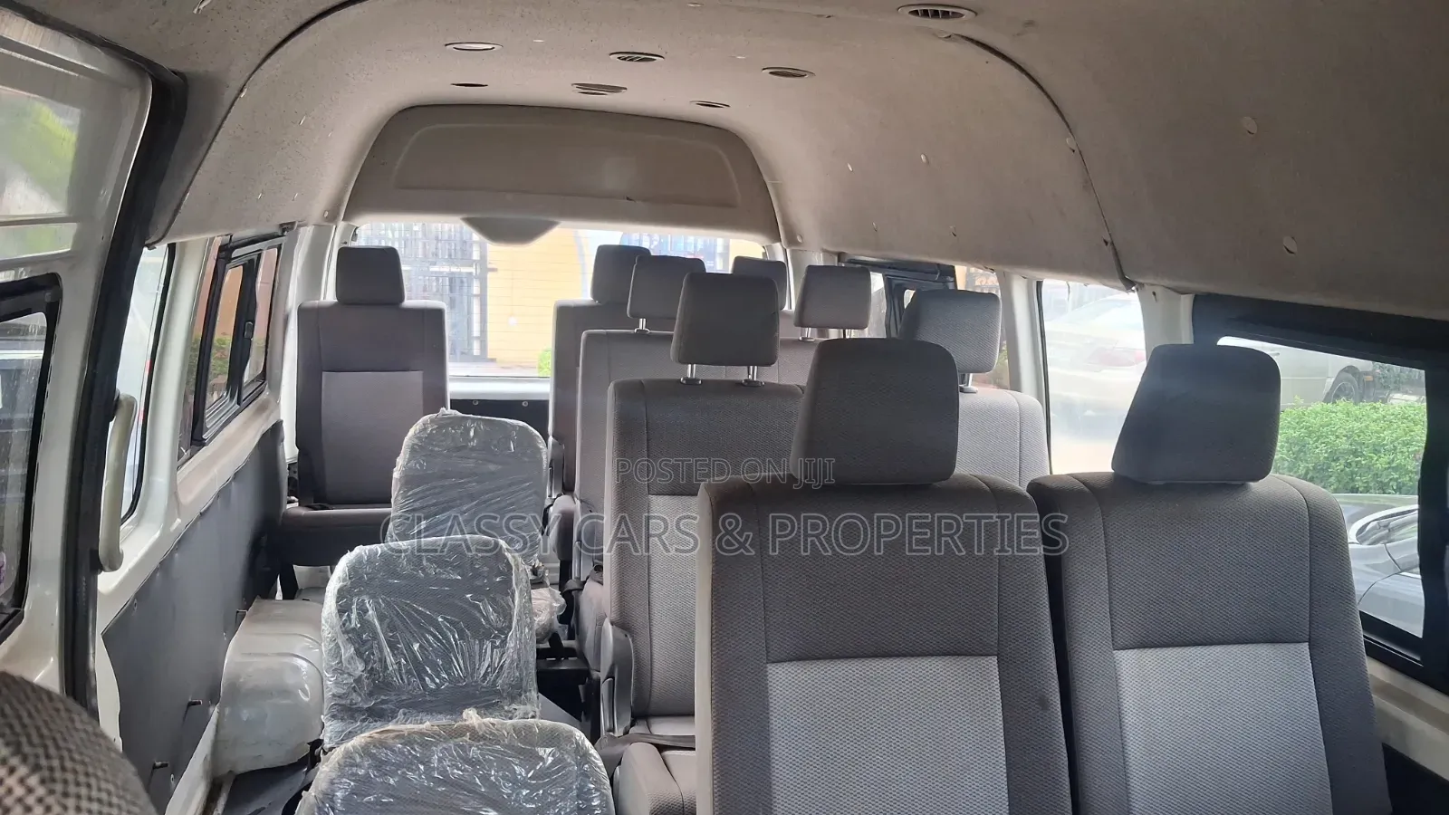 Toyota HiAce 2017 White