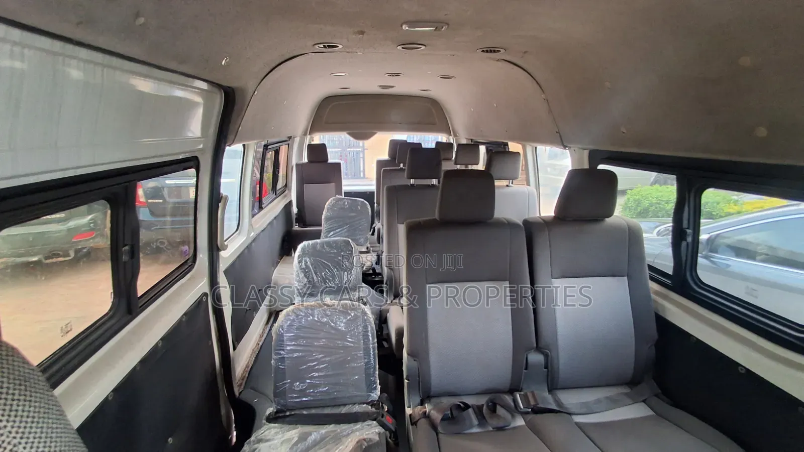 Toyota HiAce 2017 White