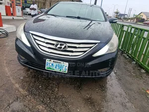 Hyundai Sonata Limited 2.0T Sedan (2.0L 4cyl 6A) 2011 Black
