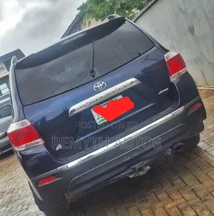 Toyota Highlander Limited 2012 Blue
