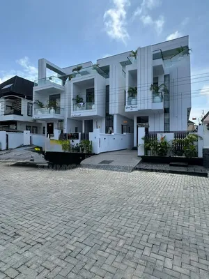 Furnished 5bdrm Duplex in Ikota for sale