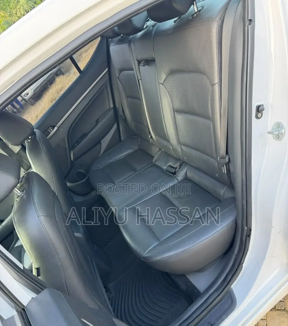 Hyundai Elantra 2017 White