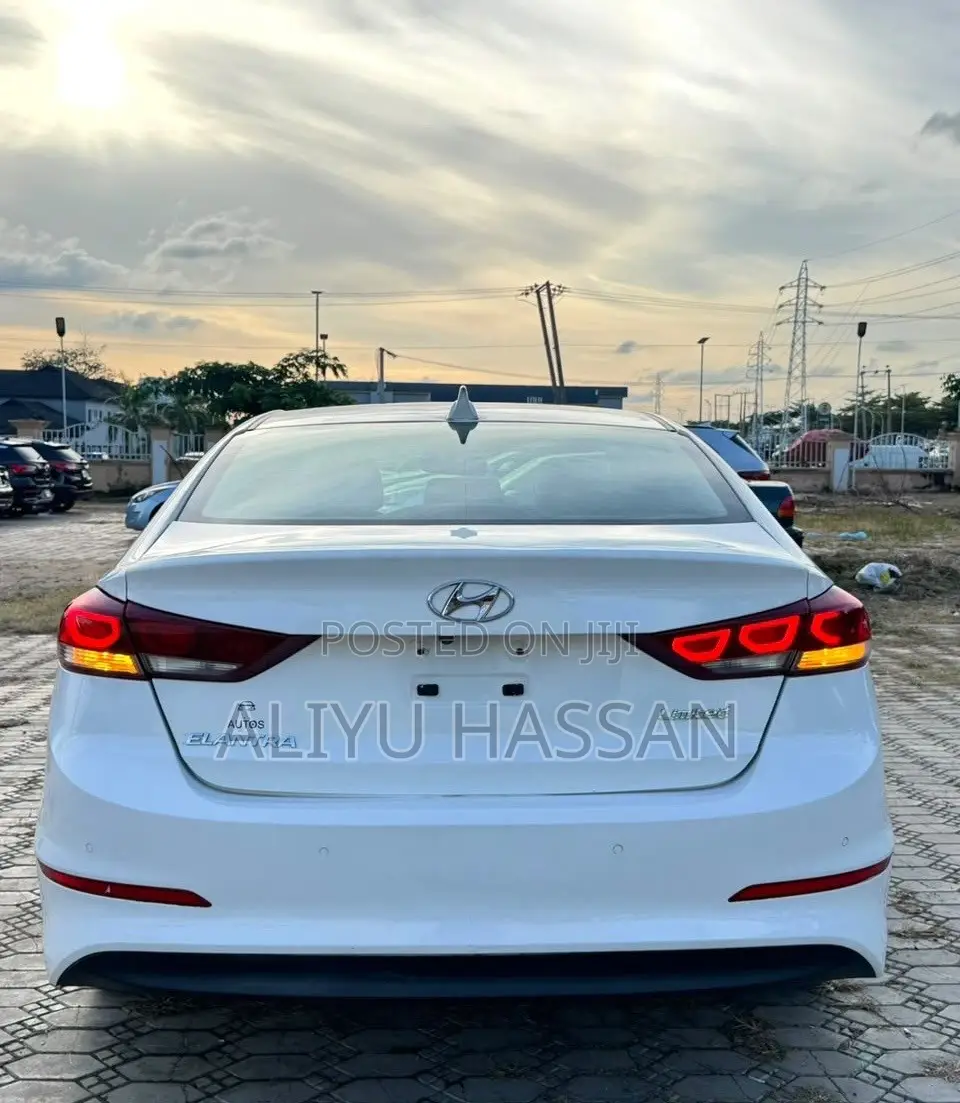 Hyundai Elantra 2017 White