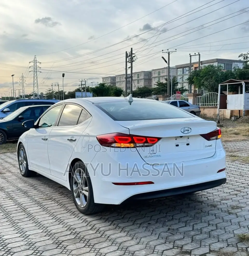 Hyundai Elantra 2017 White