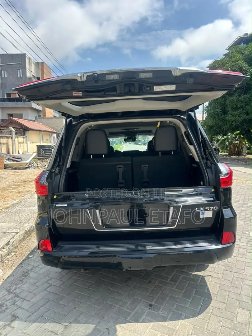 Lexus LX 2017 Black