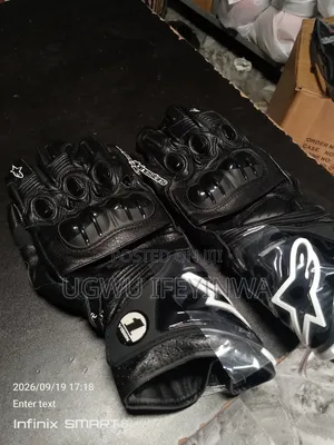 Clean Hand Glove