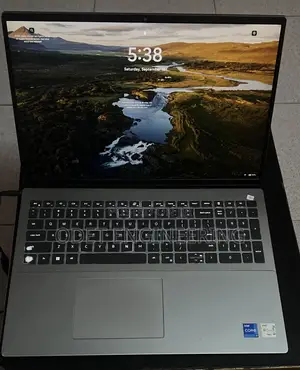 Laptop Dell Vostro 16 5620 32GB Intel Core i7 SSD 512GB