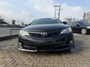Toyota Camry SE V6 4dr Sedan (3.5L 6cyl 6A) 2012 Black