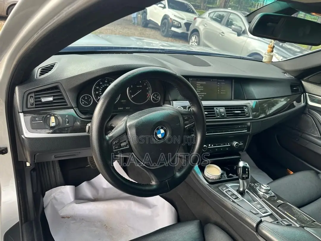 BMW 528i 2012 Silver