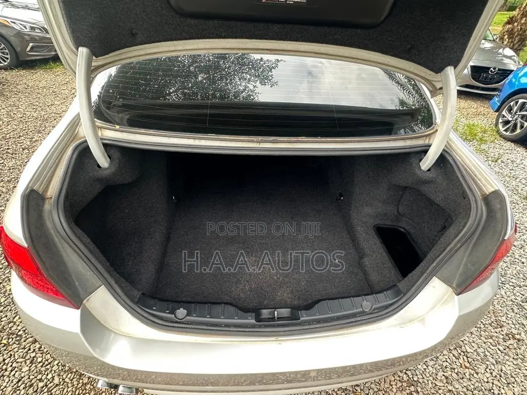 BMW 528i 2012 Silver