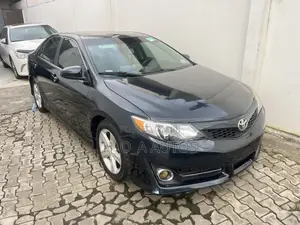 Toyota Camry SE 4dr Sedan (2.5L 4cyl 6A) 2012 Matt Black