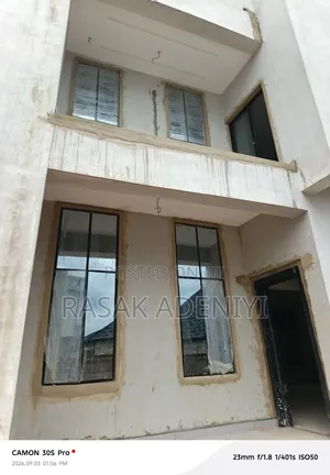 Frameless Curtains Wall