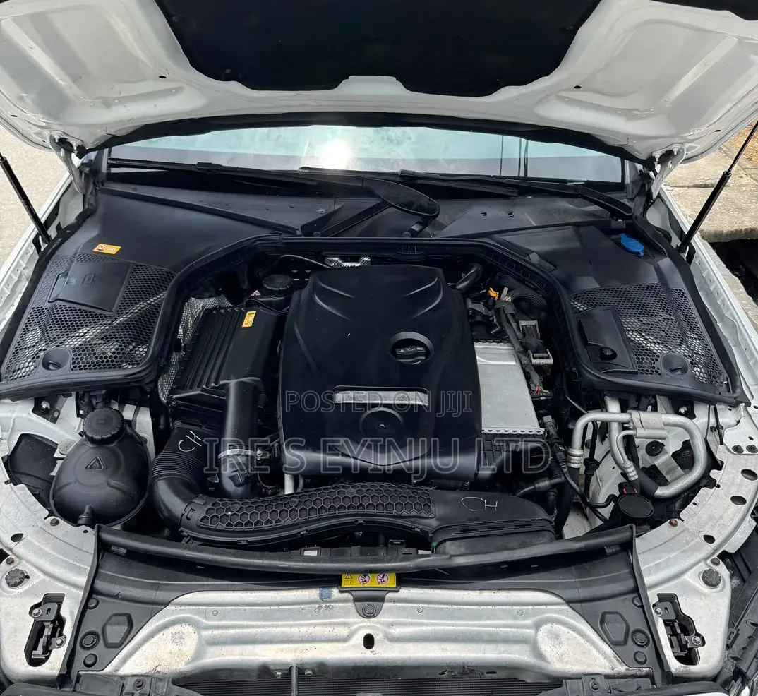 Mercedes-Benz C300 2017 White