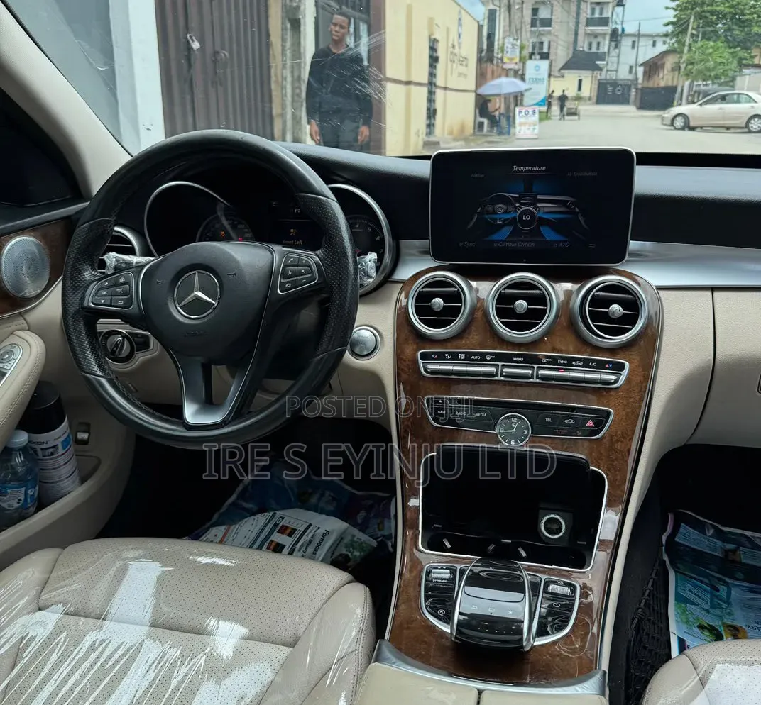 Mercedes-Benz C300 2017 White