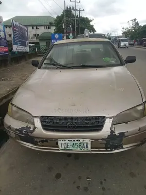 Toyota Camry Automatic 1999 Gold