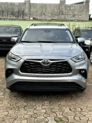 Toyota Highlander 2021 Silver