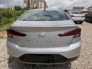 Hyundai Elantra 2020 Silver